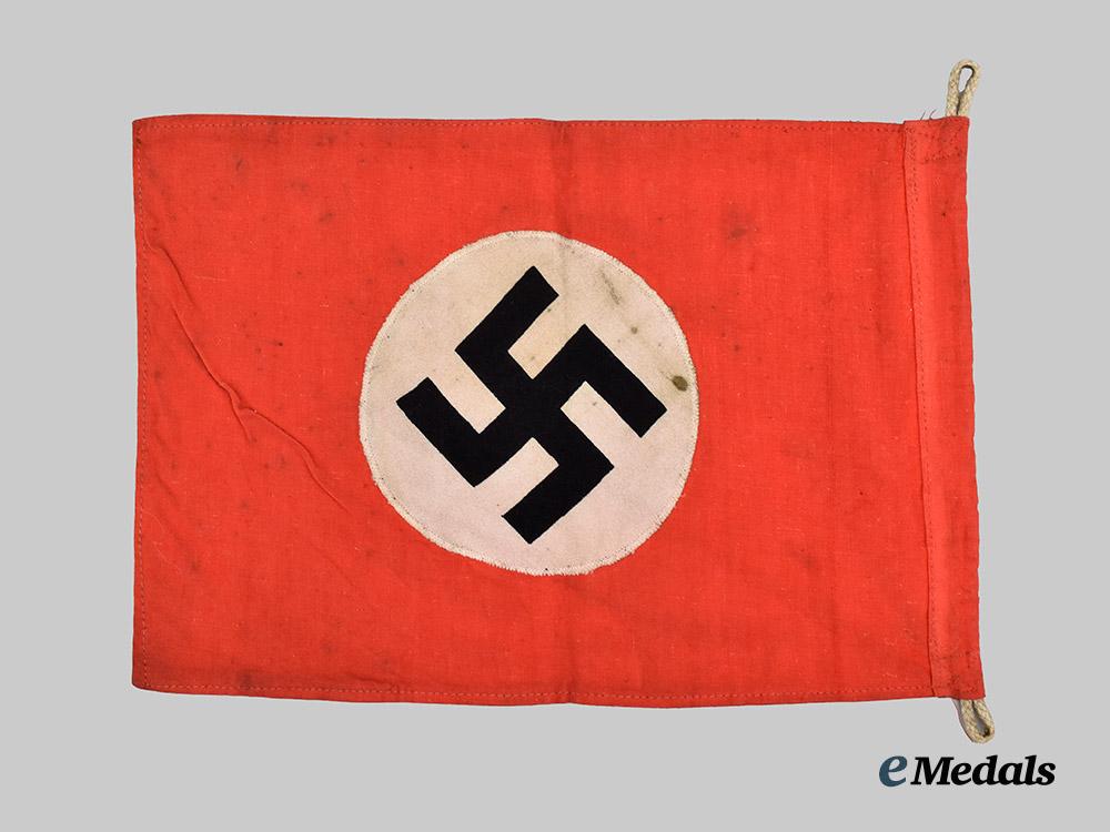 germany,_third_reich._a_k98_combat_bayonet,_with_n_s_d_a_p_flag___m_n_c1189