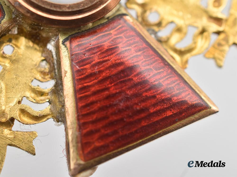 russia,_imperial._an_order_of_st._ann,_i_i_i_class_in_gold_with_swords,_c.1905___m_n_c1192