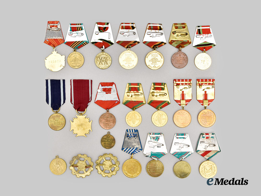 bulgaria,_poland,_romania,_russia,_soviet_union,_yugoslavia._lot_of_twenty-_two_mostly_socialist_medals_and_badges___m_n_c1193