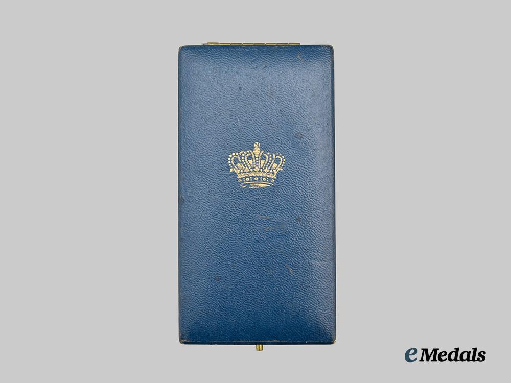 greece,_kingdom._an_order_of_beneficence,_silver_cross,_in_case___m_n_c1208