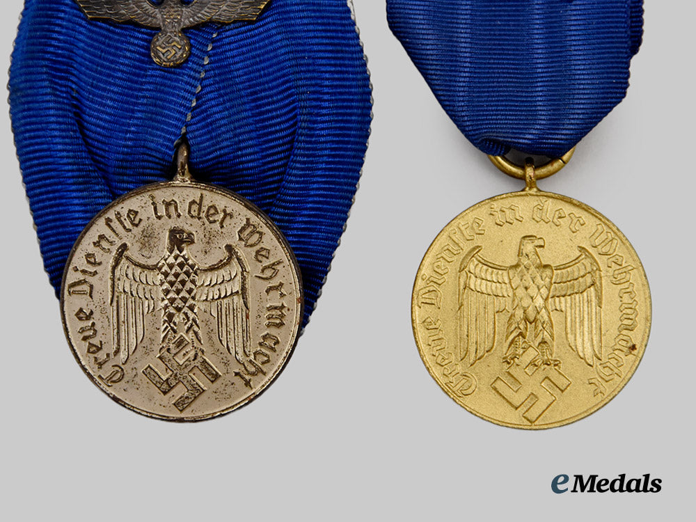 germany,_wehrmacht._a_pair_of_long_service_awards___m_n_c1216