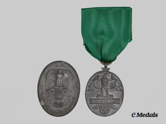 germany,_third_reich._a_lot_of_two_reichsnährstand_long_service_decorations___m_n_c1230