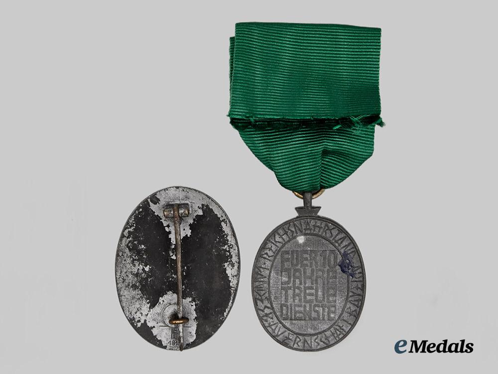 germany,_third_reich._a_lot_of_two_reichsnährstand_long_service_decorations___m_n_c1232