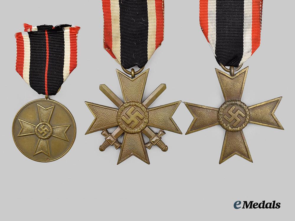 germany,_wehrmacht._a_mixed_lot_of_war_merit_decorations___m_n_c1234-_recovered