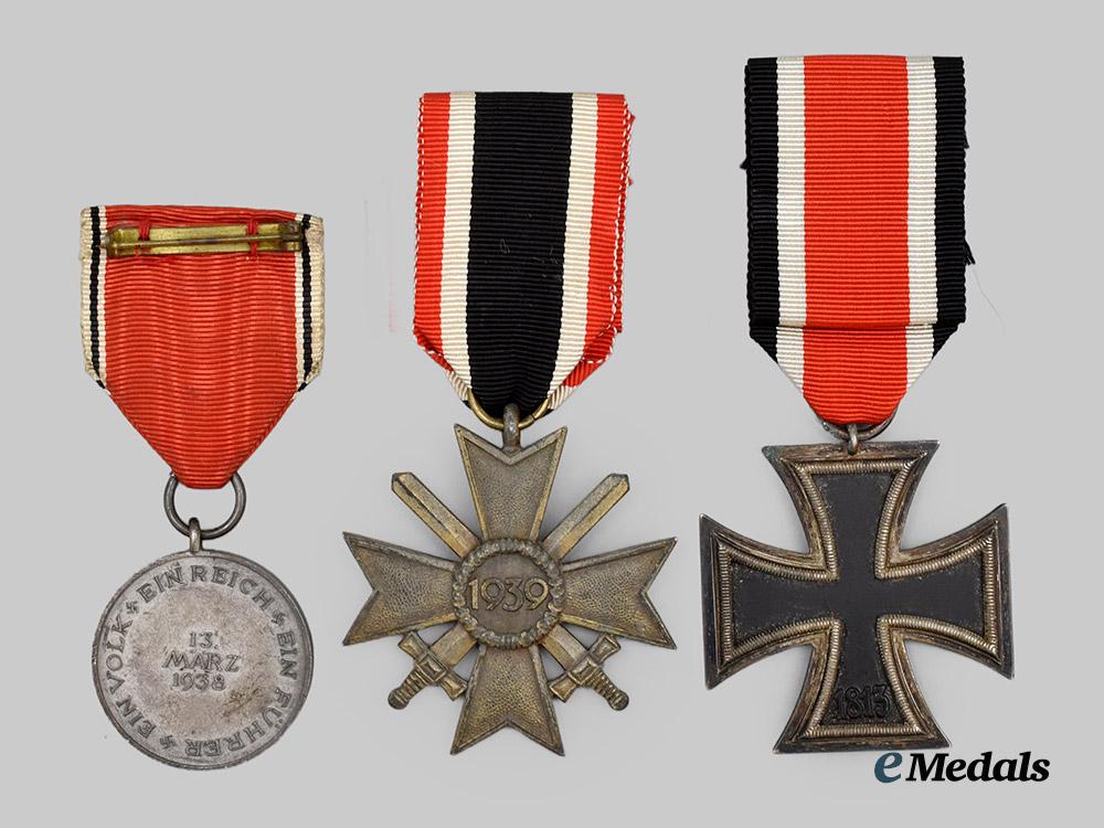 germany,_wehrmacht._a_mixed_lot_of_combat_and_occupation_awards___m_n_c1239