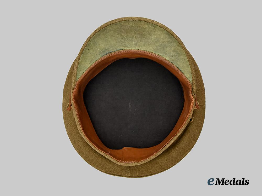 canada,_c_e_f._a_fine_example_of_the_m1905_pattern_other_ranks_service_dress_cap___m_n_c1300