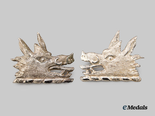 canada,_commonwealth._a_silver_lorne_rifles(_scottish)_officer's_collar_badge_pair___m_n_c1311