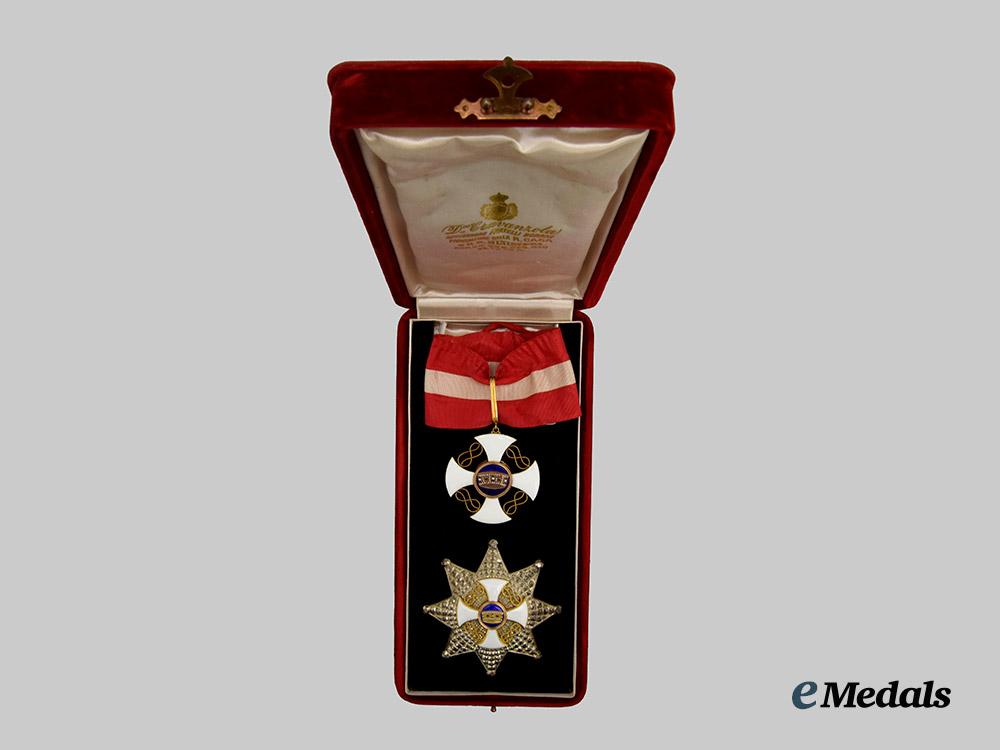 italy,_kingdom._an_order_of_the_crown_of_italy,_i_i_class_grand_officer_set,_in_case_by_cravanzola___m_n_c1343