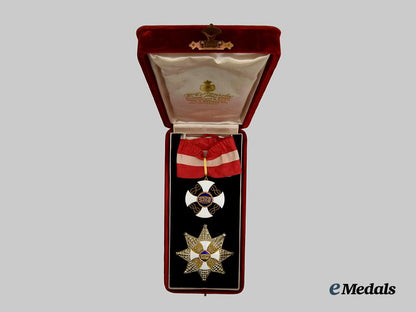 italy,_kingdom._an_order_of_the_crown_of_italy,_i_i_class_grand_officer_set,_in_case_by_cravanzola___m_n_c1343