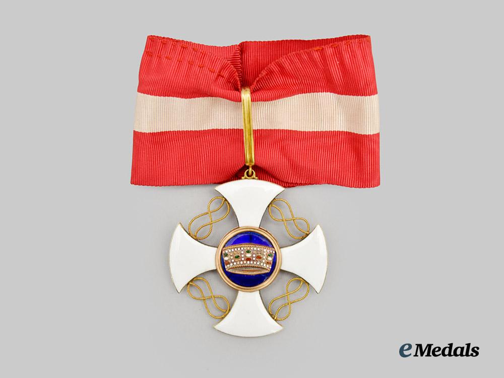 italy,_kingdom._an_order_of_the_crown_of_italy,_i_i_class_grand_officer_set,_in_case_by_cravanzola___m_n_c1346