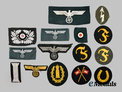 germany,_third_reich._a_mixed_lot_of_insignia_and_photographs___m_n_c1356