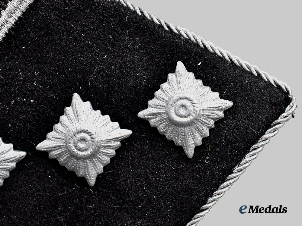 germany,_s_s._a_rare_set_of_waffen-_s_s_obersturmführer_collar_tabs___m_n_c1403