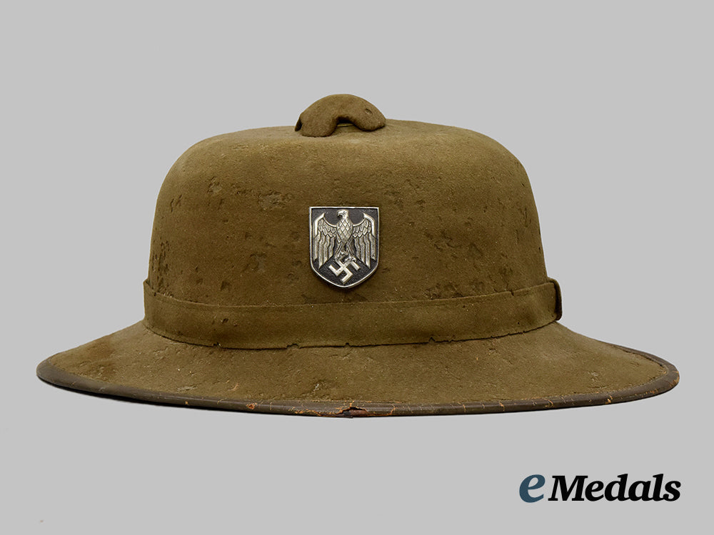 germany,_heer._a_second_pattern_pith_helmet___m_n_c1528