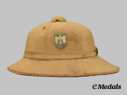 germany,_heer._a_first_pattern_pith_helmet,_by_keller&_co.___m_n_c1536