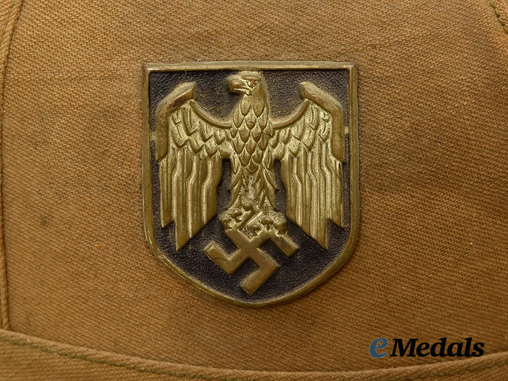 germany,_heer._a_first_pattern_pith_helmet,_by_keller&_co.___m_n_c1541