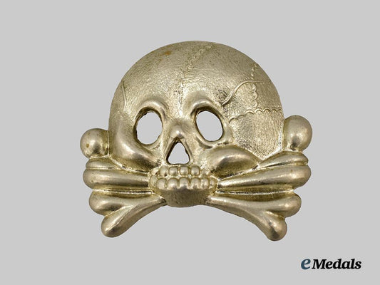 germany,_s_s._a_first_pattern_visor_cap_totenkopf_insignia___m_n_c1548