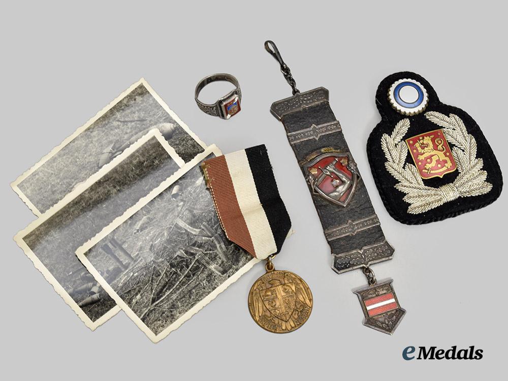latvia,_finland._a_mixed_lot_of_insignia___m_n_c1564