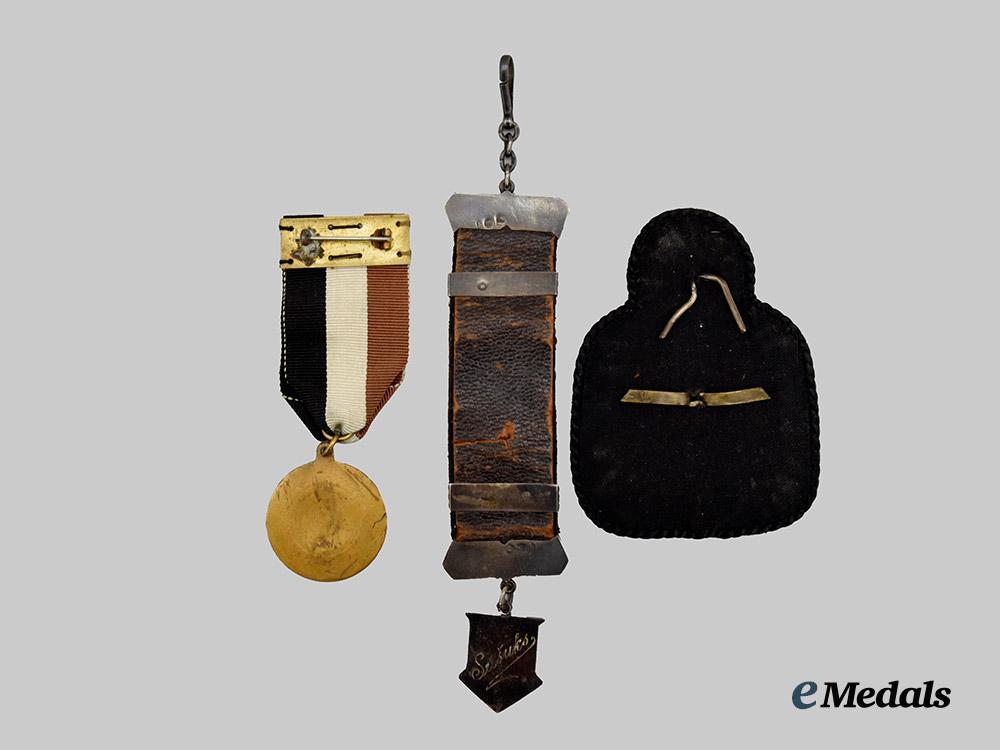 latvia,_finland._a_mixed_lot_of_insignia___m_n_c1566