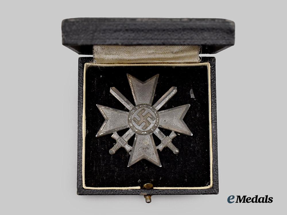 germany,_wehmacht._a_war_merit_cross,_i_class_with_swords_and_case,_by_wilhelm_deumer___m_n_c1570
