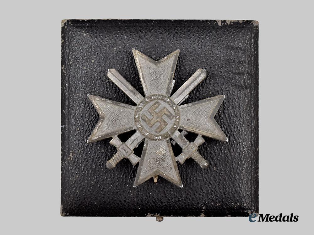 germany,_wehmacht._a_war_merit_cross,_i_class_with_swords_and_case,_by_wilhelm_deumer___m_n_c1571