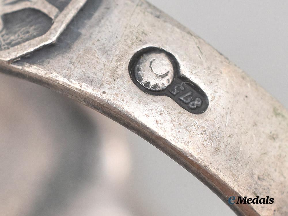 latvia,_finland._a_mixed_lot_of_insignia___m_n_c1573