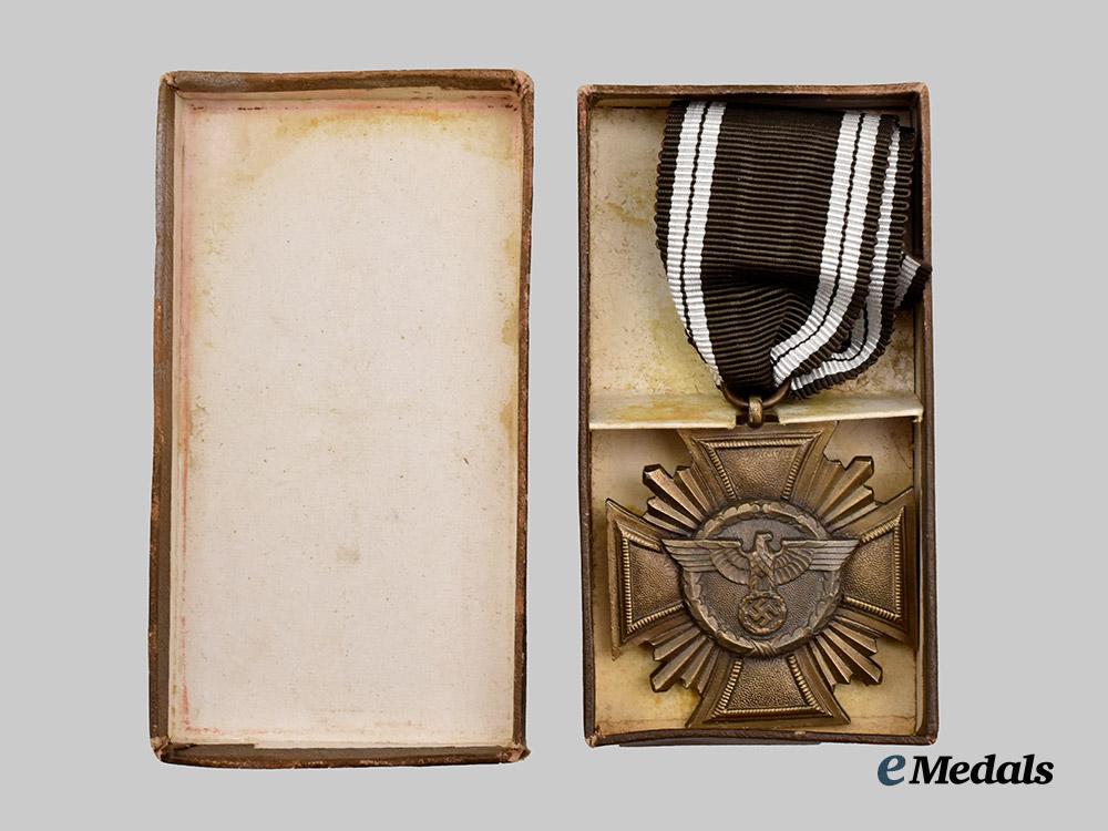 germany,_n_s_d_a_p._a_long_service_award,_i_i_i_class_for10_years___m_n_c1579