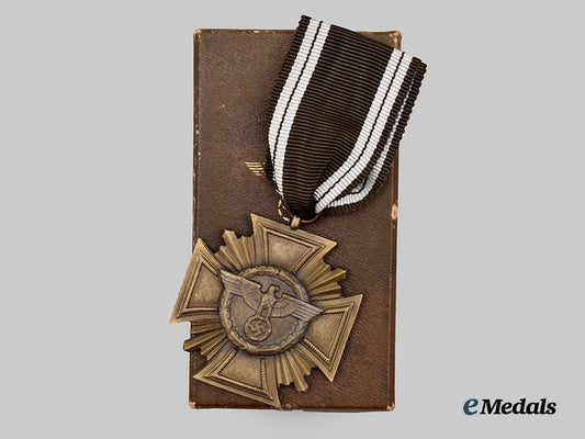 germany,_n_s_d_a_p._a_long_service_award,_i_i_i_class_for10_years___m_n_c1580