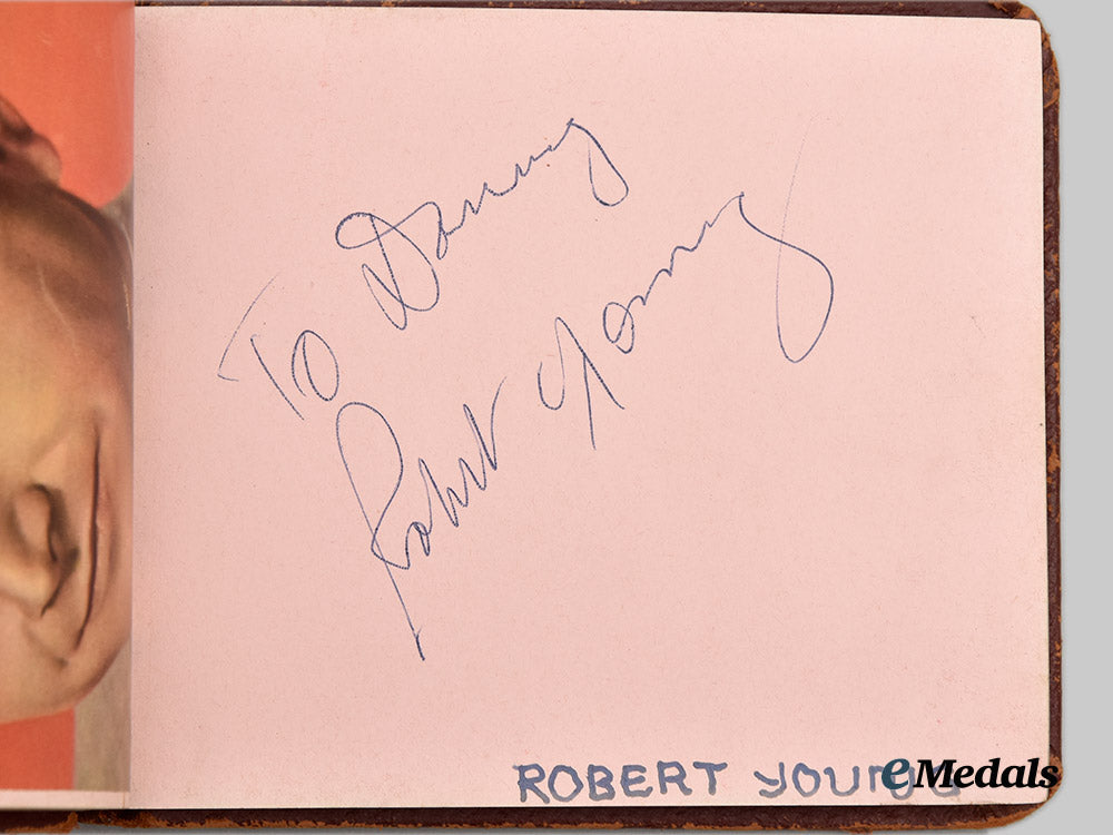 united_states._an_autograph_album_containing50_signatures_of_american_film_icons_of_the1950s_and60s___m_n_c1587