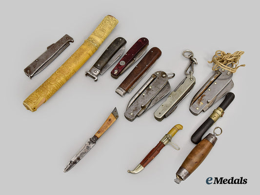 canada,_commonwealth._a_lot_of_wartime_daggers_and_knives___m_n_c1594