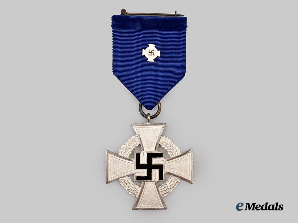 germany,_third_reich._a_civil_service25-_year_faithful_service_award,_with_case,_by_friedrich_keller___m_n_c1640