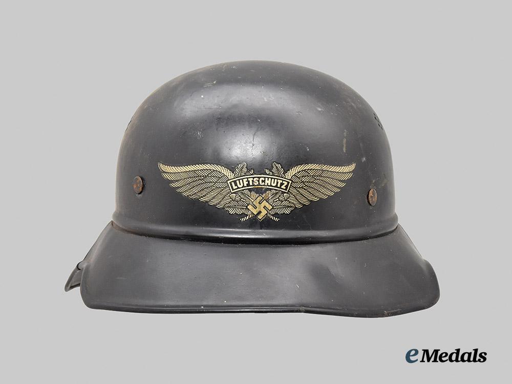 germany,_third_reich._a_luftschutz_gladiator_helmet,_mid-_war_three-_piece_version___m_n_c1641
