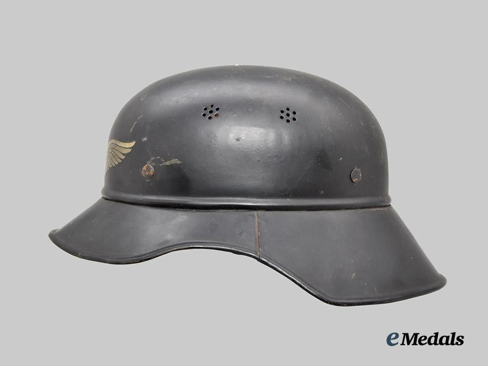 germany,_third_reich._a_luftschutz_gladiator_helmet,_mid-_war_three-_piece_version___m_n_c1645