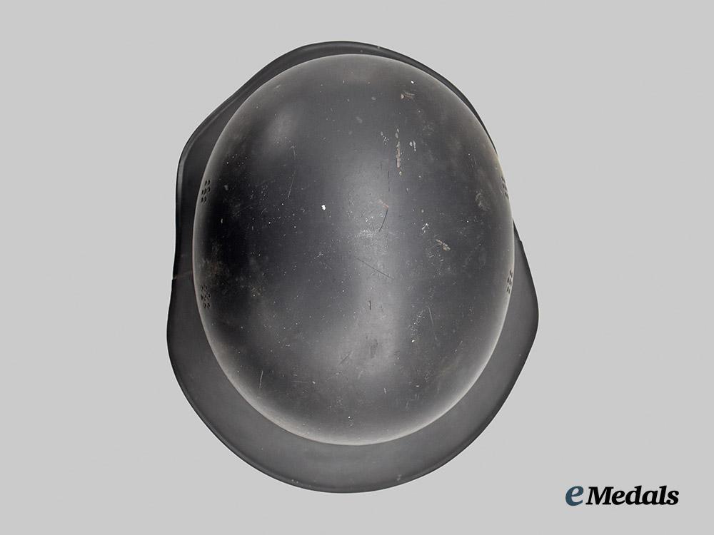 germany,_third_reich._a_luftschutz_gladiator_helmet,_mid-_war_three-_piece_version___m_n_c1647