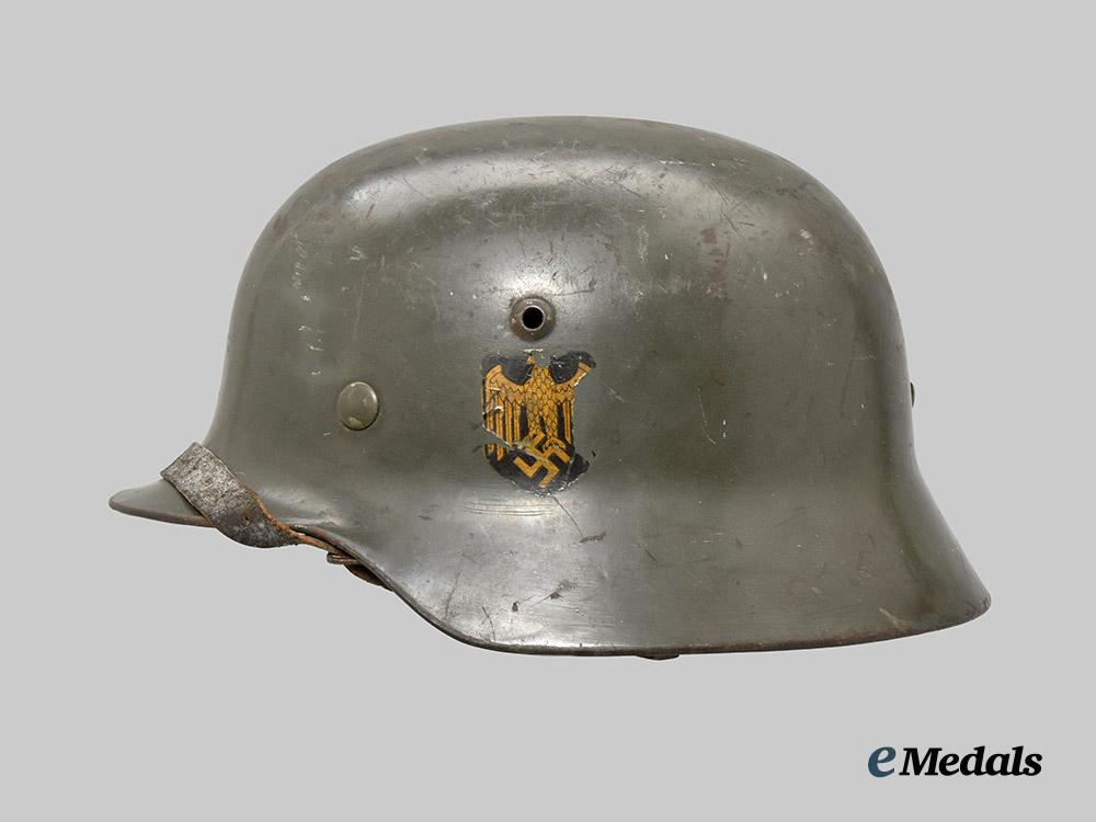 germany,_heer._an_m40_stahlhelm,_single_decal_version_and_owner-_attributed,_by_eisenhüttenwerke_thale___m_n_c1656