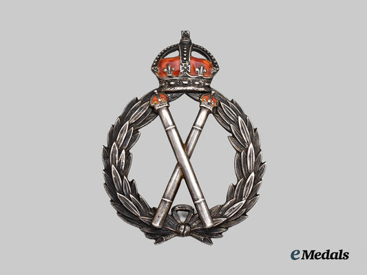 united_kingdom._a_silver_field_marshal_cap_badge,_by_j_r_gaunt&_son,1951___m_n_c1659
