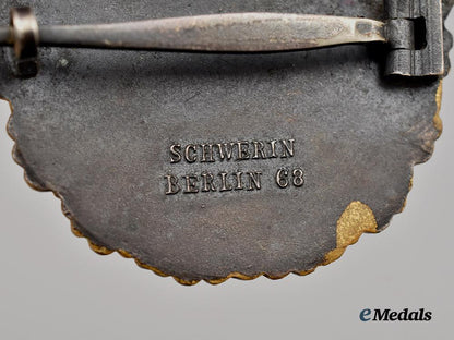 germany,_kriegsmarine._a_destroyer_war_badge,_variation2,_by_schwerin___m_n_c1667