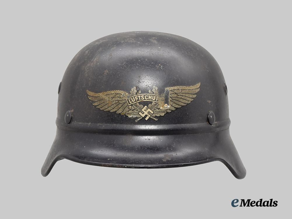 germany,_third_reich._a_luftschutz_m35_beaded_stahlhelm,_by_f._w._quist___m_n_c1667
