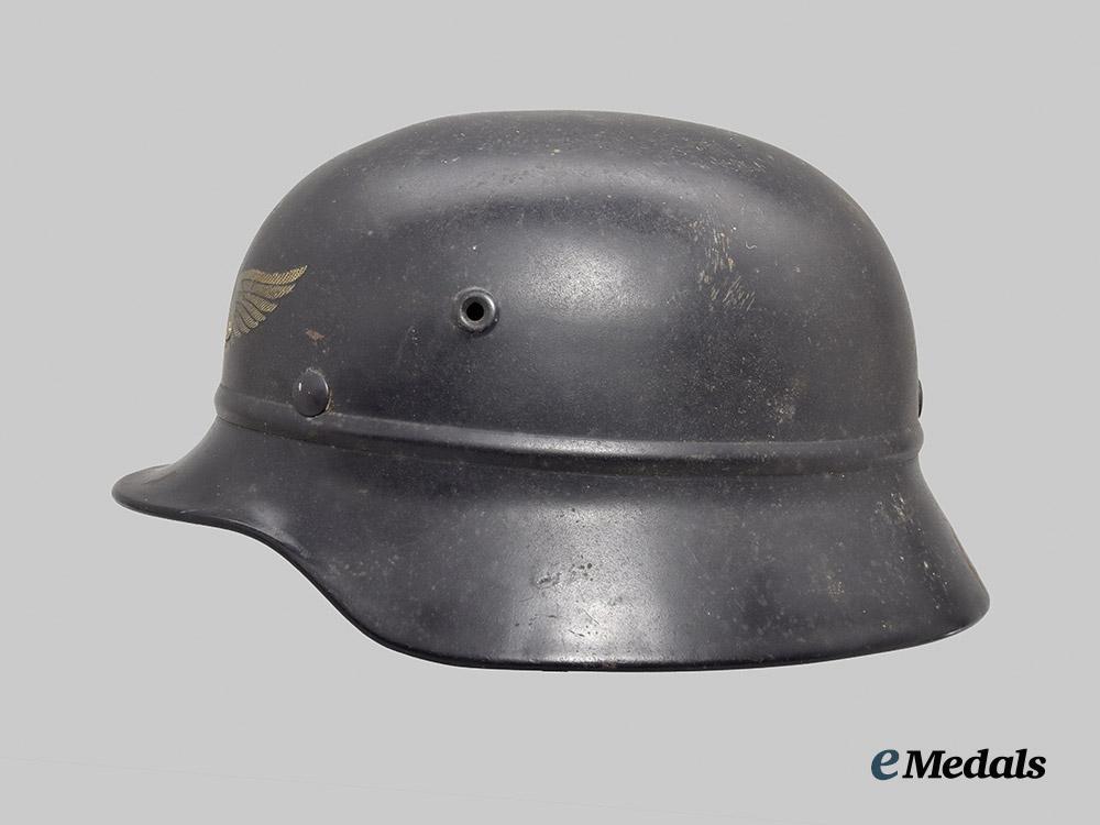 germany,_third_reich._a_luftschutz_m35_beaded_stahlhelm,_by_f._w._quist___m_n_c1671
