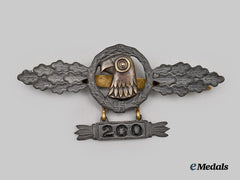 Germany, Luftwaffe. A Rare Reconnaissance Clasp, Gold Grade with 200 Pendant, by Brüder Schneider
