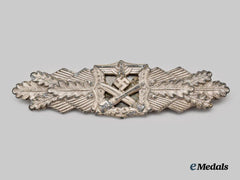 Germany, Wehrmacht. A Close Combat Clasp, Silver Grade, First Pattern by A.G.M.u.K.