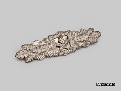 germany,_wehrmacht._a_close_combat_clasp,_silver_grade,_first_pattern_by_a._g._m.u._k.___m_n_c1694