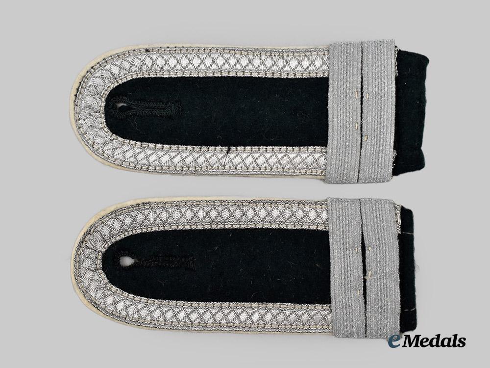 germany,_heer._a_set_of_infantry_officer_candidate_shoulder_straps___m_n_c1716
