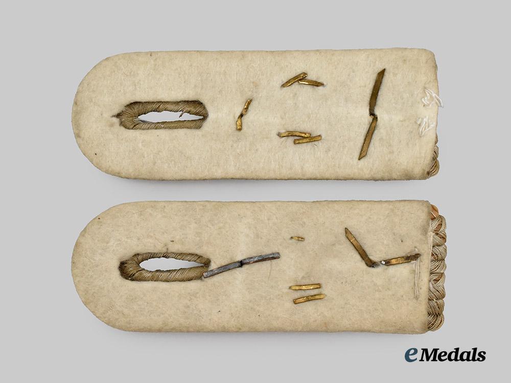 germany,_heer._a_set_of_infanterie-_regiment46_hauptmann_shoulder_boards___m_n_c1728