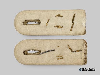 germany,_heer._a_set_of_infanterie-_regiment46_hauptmann_shoulder_boards___m_n_c1728