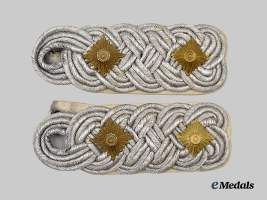 germany,_heer._a_set_of_infantry_oberst_shoulder_boards___m_n_c1731
