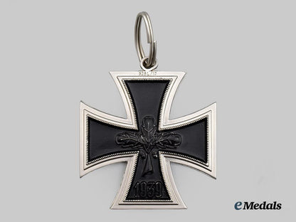 germany,_federal_republic._a_knight’s_cross_of_the_iron_cross,_late-_issue1957_version___m_n_c1756