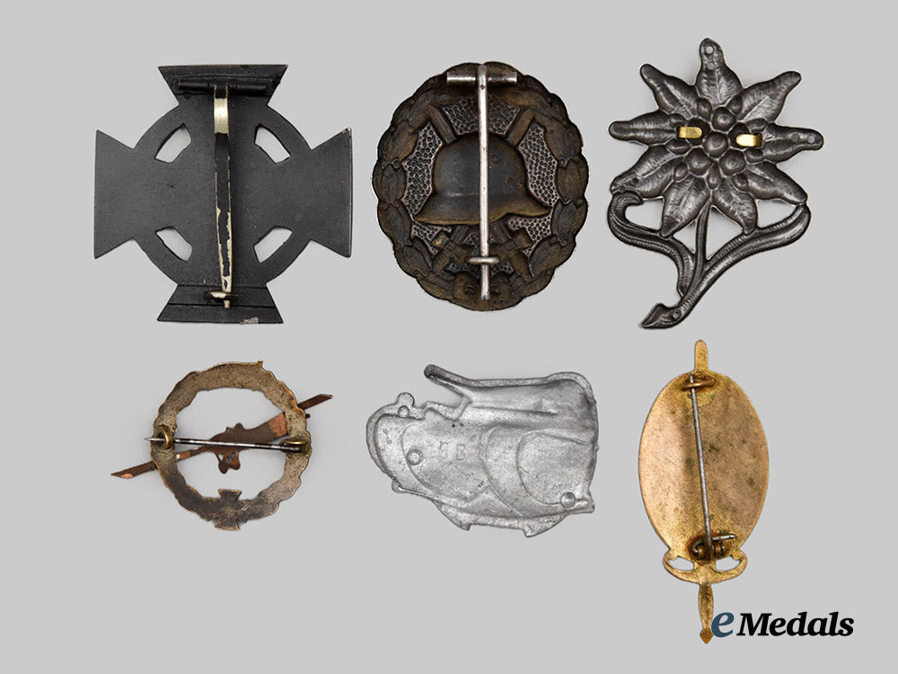international._a_mixed_lot_of_badges___m_n_c1824