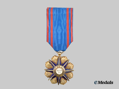 vatican,_papal_state._an_order_of_pius_i_x,_knight_in_gold,_c.1900___m_n_c1863