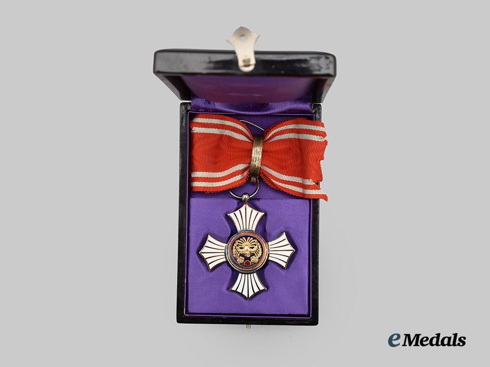japan,_empire._a_red_cross_order_of_merit,_i_class,_in_case___m_n_c1877
