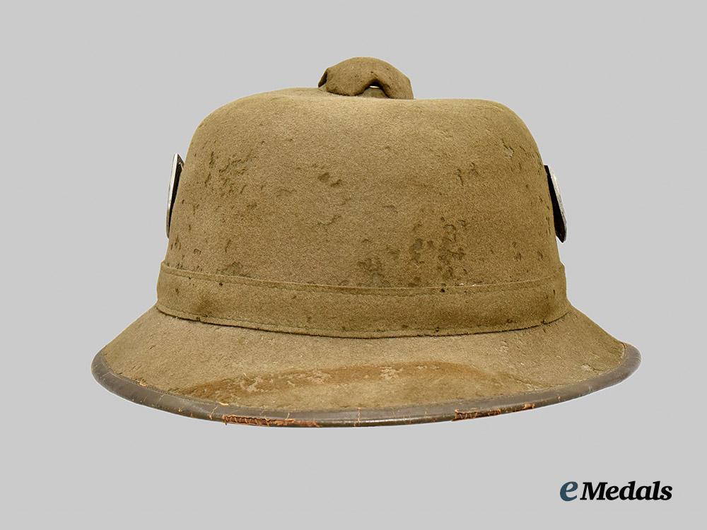 germany,_heer._a_tropical_pith_helmet,_second_pattern,_by_a_p_n___m_n_c1907